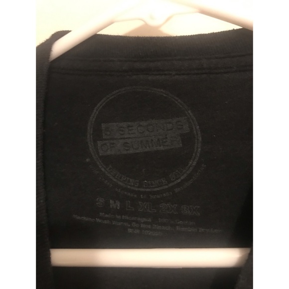 SOLD 5 Seconds of Summer T-Shirt - Picture 3 of 3